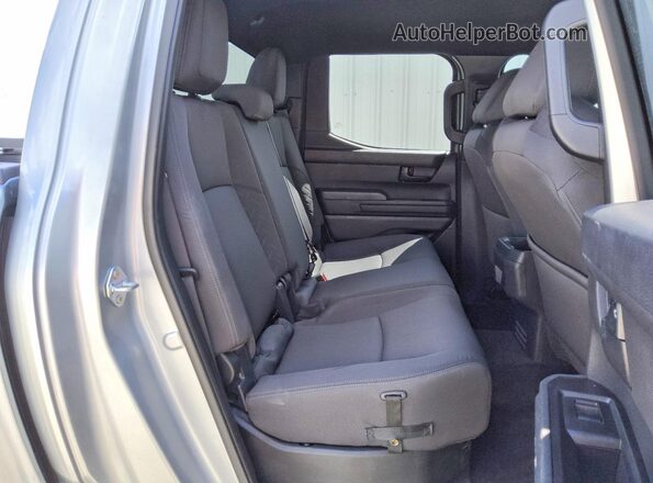 3TMKB5FNXSM031114 2025 TOYOTA TACOMA Silver Вид задніх сидінь