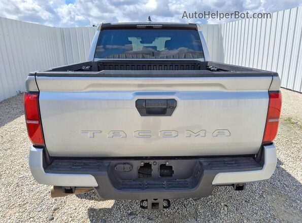 3TMKB5FNXSM031114 2025 TOYOTA TACOMA Silver Вид ззаду