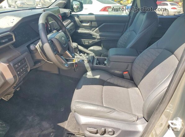 3TMLB5JN4RM048481 2024 TOYOTA TACOMA Beige Вид салону спереду
