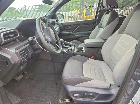 3TMLB5JN5SM106247 2025 TOYOTA TACOMA Gray Vista interior delantera