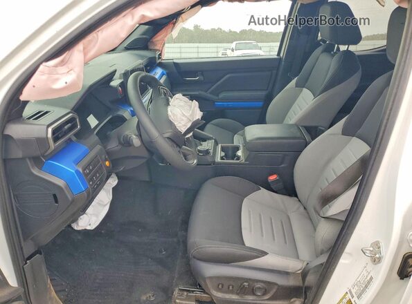 3TMLB5JN7SM183606 2025 TOYOTA TACOMA White Вид салону спереду