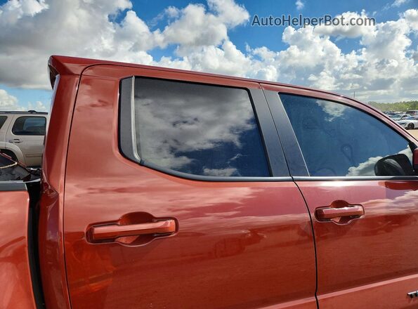 3TMLB5JN8SM095650 2025 TOYOTA TACOMA Orange Vista de los asientos traseros
