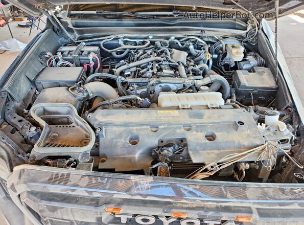 3TMLB5JN9RM051988 2024 TOYOTA TACOMA Black Vista interior trasera