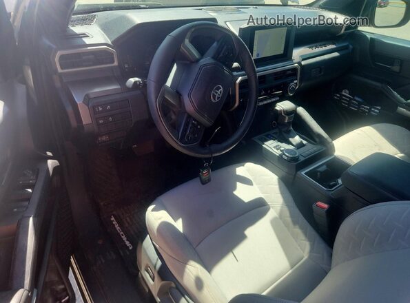 3TMLB5JN9SM159632 2025 TOYOTA TACOMA Gray Առջևի վահանակի տեսք
