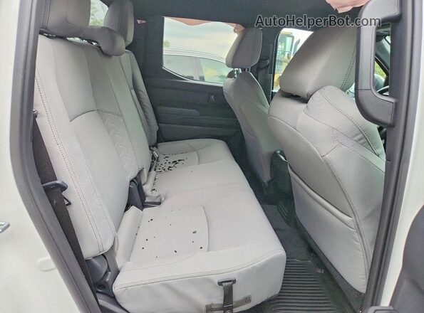 3TMLB5JN9SM189407 2025 TOYOTA TACOMA White Հետևի նստատեղերի տեսք