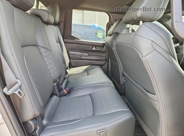 3TMLB5JNXRM061137 2024 TOYOTA TACOMA Silver Հետևի նստատեղերի տեսք