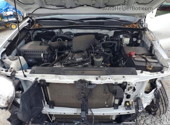 3TYAX5GNXNT047107 2022 TOYOTA TACOMA White Вид задньої частини салону