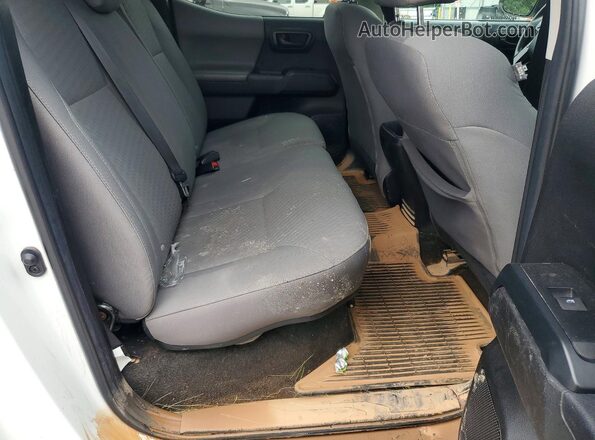 3TYCZ5AN8NT084751 2022 TOYOTA TACOMA White Вид задніх сидінь