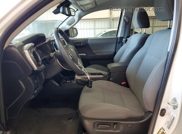 3TYCZ5ANXPT177435 2023 TOYOTA TACOMA White Widok wnętrza z przodu