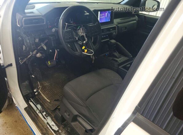 3TYJDAHN0ST030280 2025 TOYOTA TACOMA White Vista del salpicadero