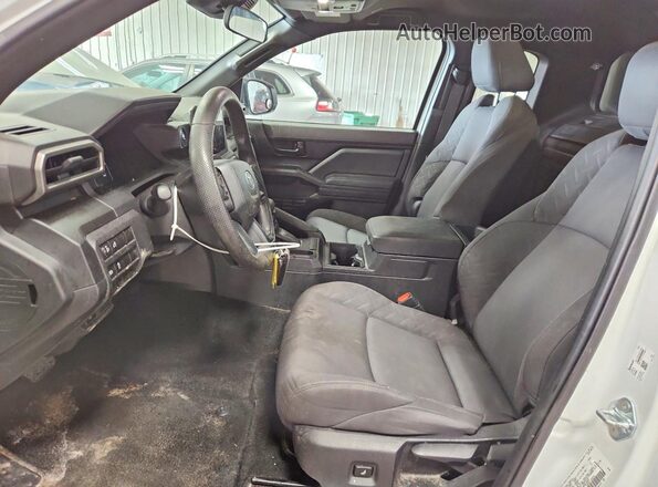 3TYJDAHN2RT006394 2024 TOYOTA TACOMA White Front interior view