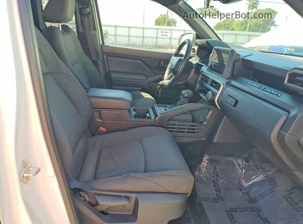 3TYJDAHN2ST021709 2025 TOYOTA TACOMA White Вид задніх сидінь