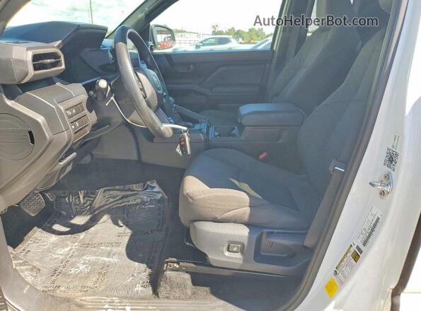 3TYJDAHN2ST021709 2025 TOYOTA TACOMA White Вид салону спереду