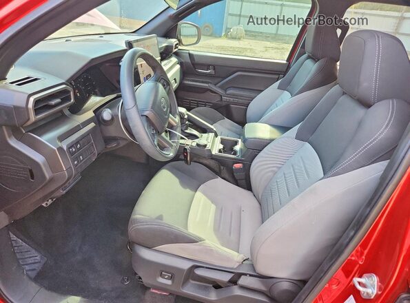 3TYKB5FN0ST026671 2025 TOYOTA TACOMA Red Widok wnętrza z przodu