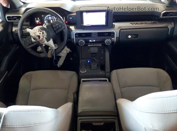 3TYKB5FN7ST017059 2025 TOYOTA TACOMA Красный Вид панели приборов