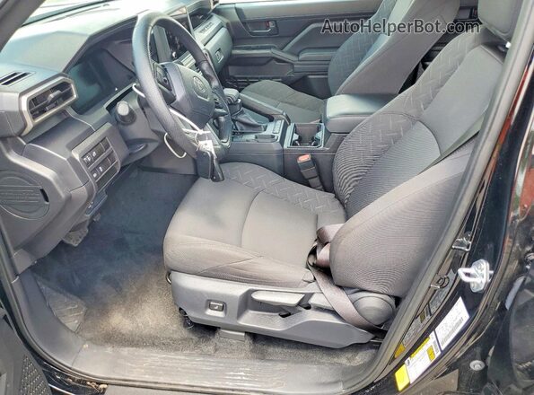 3TYKD5HN4TT040193 2026 TOYOTA TACOMA Black Widok wnętrza z przodu