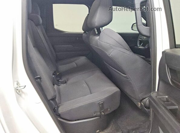 3TYKD5HN9RT009661 2024 TOYOTA TACOMA Белый Вид задних сидений