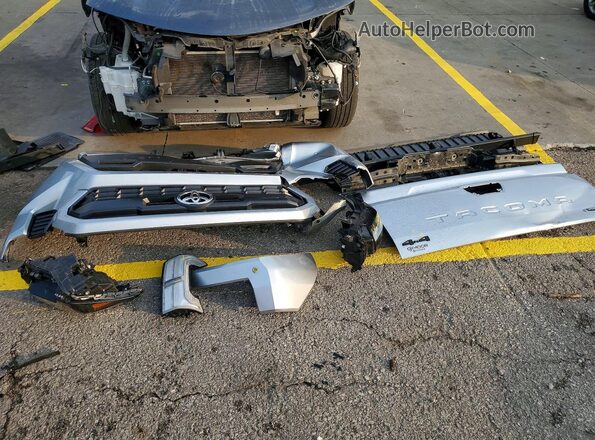 3TYLC5LN3ST028744 2025 TOYOTA TACOMA Silver ძრავის განყოფილების ხედი