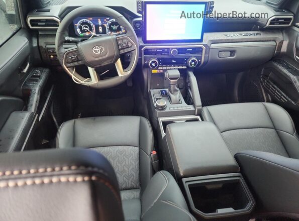 3TYLC5LN3TT069747 2026 TOYOTA TACOMA Белый Вид панели приборов