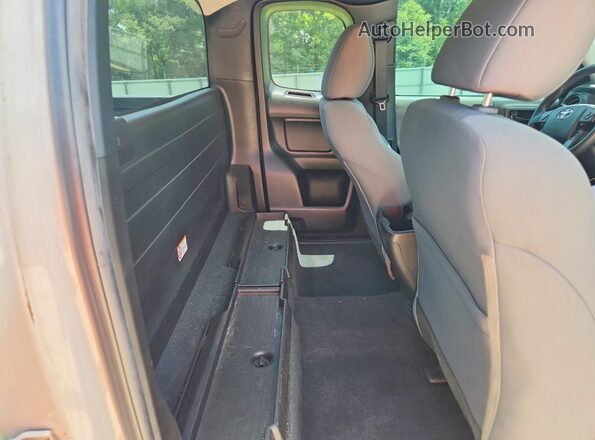 3TYRX5GN1NT056040 2022 TOYOTA TACOMA White Вид задніх сидінь