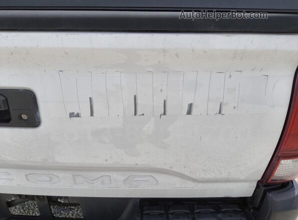 3TYRX5GN4NT061152 2022 TOYOTA TACOMA White 
