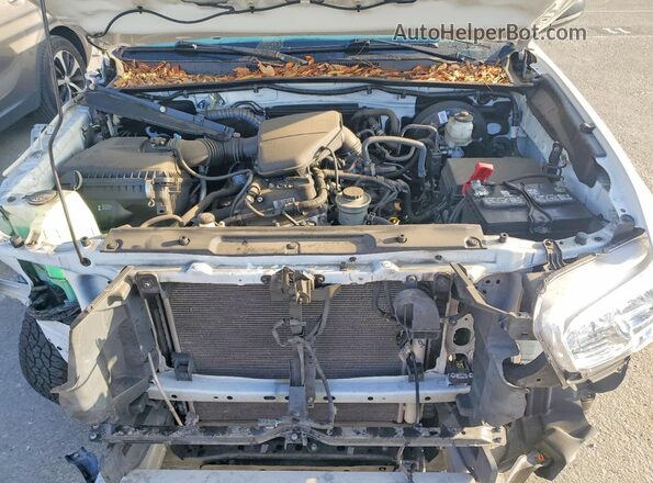 3TYRX5GN8NT056732 2022 TOYOTA TACOMA White Widok wnętrza z tyłu