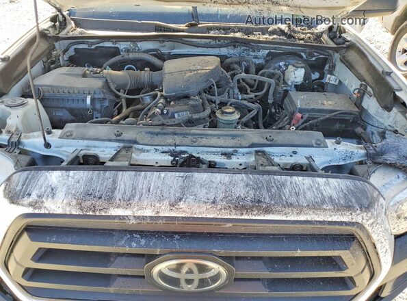 3TYRX5GNXPT080629 2023 TOYOTA TACOMA White Widok wnętrza z tyłu