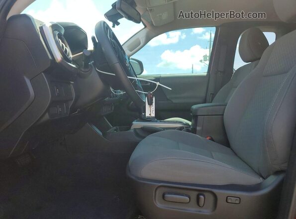 3TYRZ5CN2NT019286 2022 TOYOTA TACOMA Red Widok wnętrza z przodu