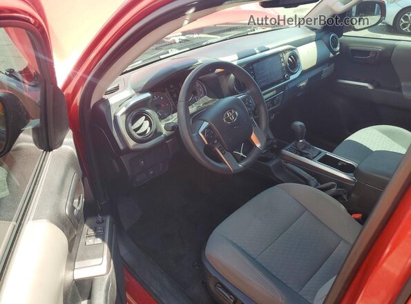 3TYRZ5CN2NT019286 2022 TOYOTA TACOMA Red Widok deski rozdzielczej