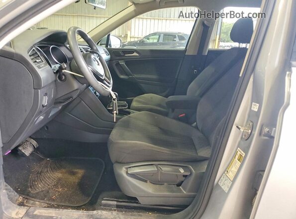3VV0B7AX1LM057809 2020 VOLKSWAGEN TIGUAN Silver წინა სალონის ხედი