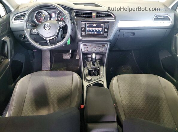 3VV0B7AX1LM057809 2020 VOLKSWAGEN TIGUAN Silver წინა პანელის ხედი
