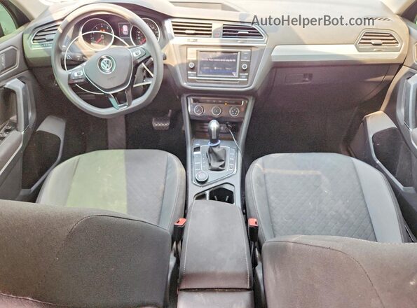 3VV0B7AX2LM172046 2020 VOLKSWAGEN TIGUAN Gray წინა პანელის ხედი