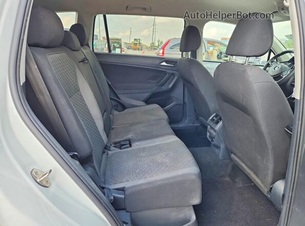 3VV0B7AX2MM118909 2021 VOLKSWAGEN TIGUAN White Вид задньої частини салону