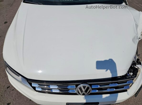 3VV0B7AX4JM042752 2018 VOLKSWAGEN TIGUAN White Widok komory silnika