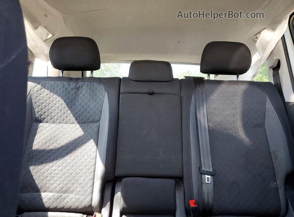 3VV0B7AX4KM022695 2019 VOLKSWAGEN TIGUAN White Հետևի նստատեղերի տեսք