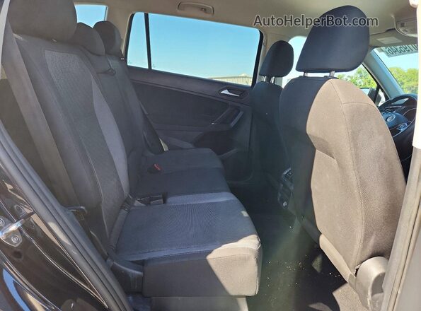 3VV0B7AX5LM032492 2020 VOLKSWAGEN TIGUAN Черный Вид задней части салона