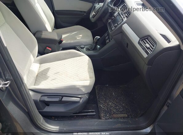 3VV0B7AX6JM124658 2018 VOLKSWAGEN TIGUAN Gray Вид салону спереду