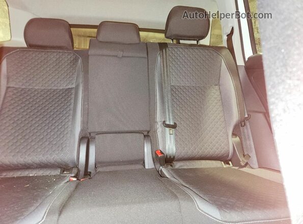 3VV0B7AX7MM103628 2021 VOLKSWAGEN TIGUAN White Հետևի նստատեղերի տեսք