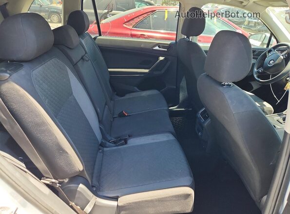 3VV1B7AX0JM208236 2018 VOLKSWAGEN TIGUAN Белый Вид задних сидений