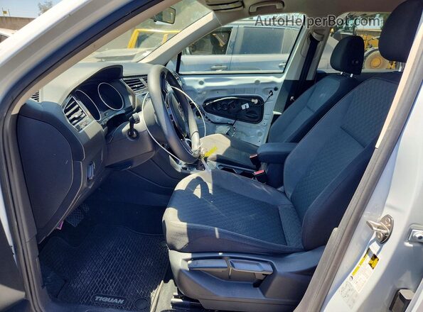 3VV1B7AX0JM208236 2018 VOLKSWAGEN TIGUAN Белый Вид салона спереди