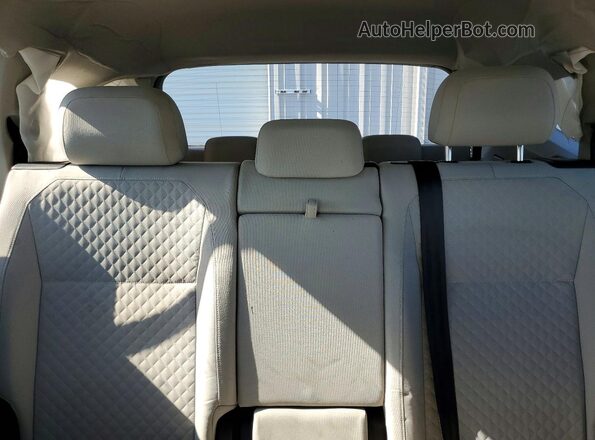 3VV1B7AX1JM082775 2018 VOLKSWAGEN TIGUAN Белый Вид задних сидений