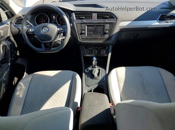 3VV1B7AX1JM082775 2018 VOLKSWAGEN TIGUAN Белый Вид панели приборов