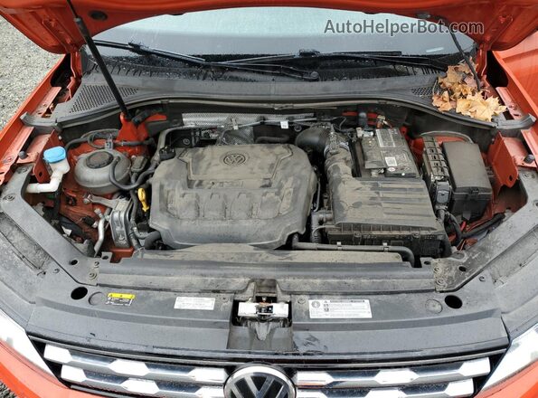 3VV1B7AX2KM146582 2019 VOLKSWAGEN TIGUAN Orange Vista del compartimento del motor