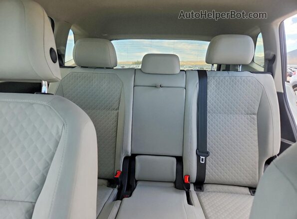 3VV1B7AX3KM193006 2019 VOLKSWAGEN TIGUAN White Vista de los asientos traseros