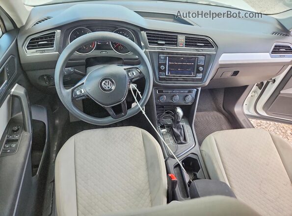 3VV1B7AX3KM193006 2019 VOLKSWAGEN TIGUAN White Vista del salpicadero