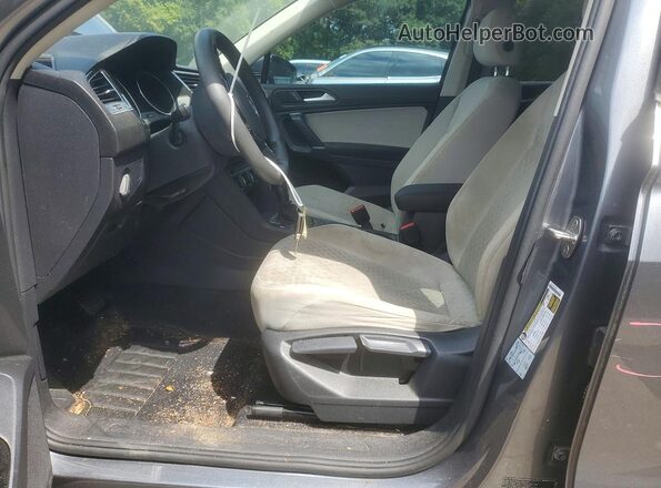 3VV1B7AX4LM013954 2020 VOLKSWAGEN TIGUAN Серебряный Вид салона спереди