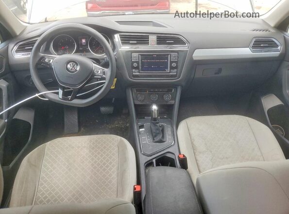3VV1B7AX4LM013954 2020 VOLKSWAGEN TIGUAN Серебряный Вид панели приборов