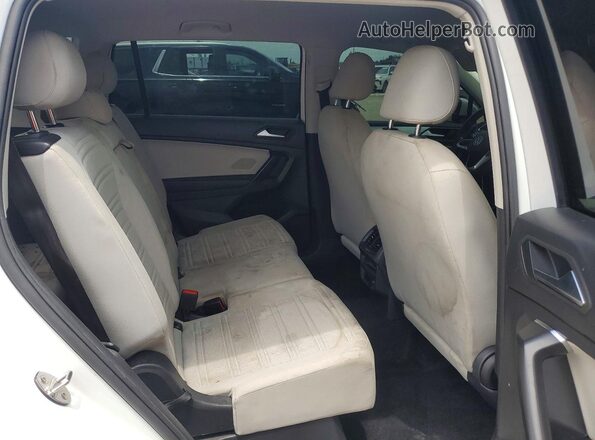 3VV1B7AX8NM130780 2022 VOLKSWAGEN TIGUAN White Rear interior view