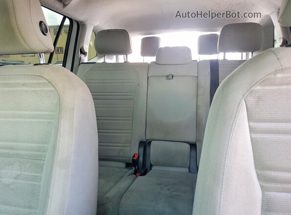 3VV1B7AX8NM130780 2022 VOLKSWAGEN TIGUAN White Rear seats view