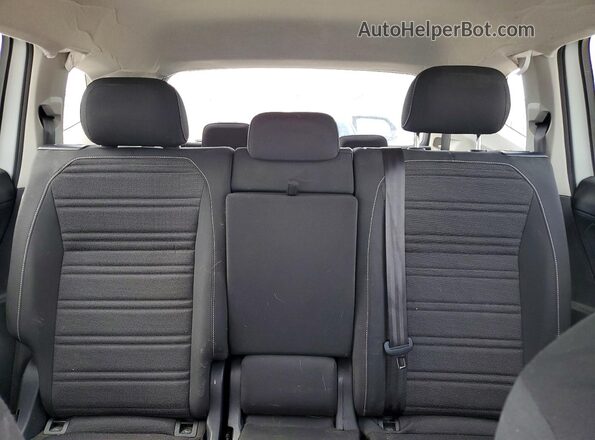 3VV1B7AX9NM060903 2022 VOLKSWAGEN TIGUAN White Rear seats view
